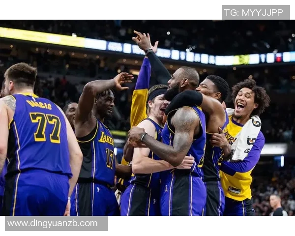 湖人火箭激战水主场球迷热情点燃比赛氛围